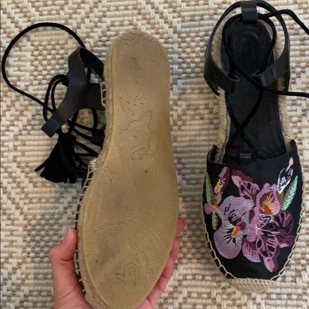 ETRO Embroidered Espadrilles- FITS LIKE SIZE 8/8.5 - Picture 6 of 8